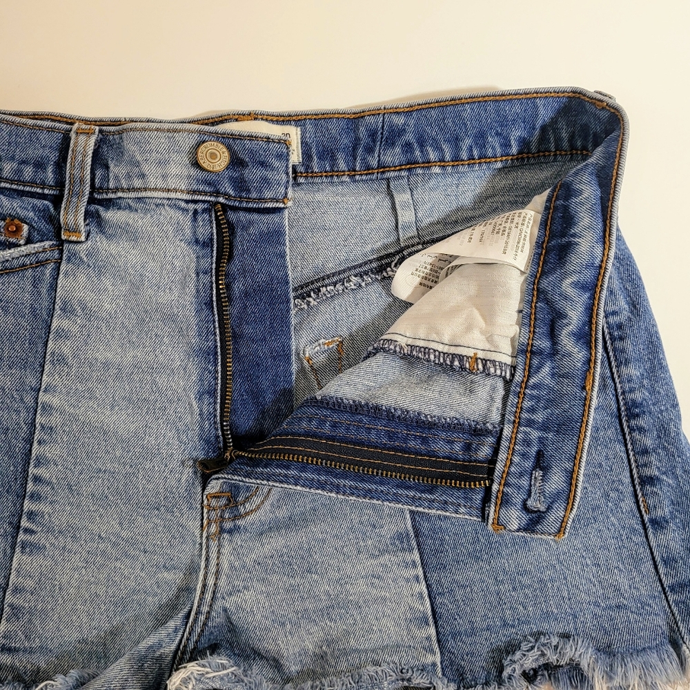 Abercrombie & Fitch High Rise Mom Short Size 30/10 - Picture 3 of 9